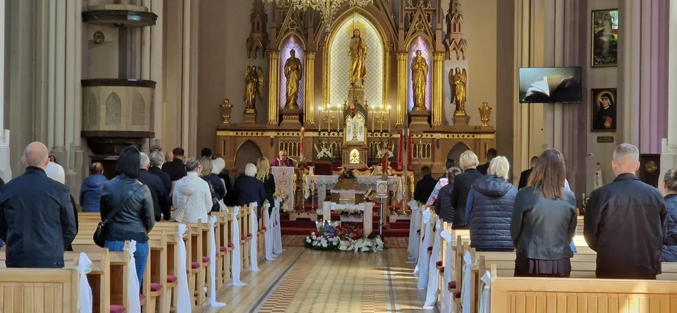 Ceremonia pogrzebowa w kościele